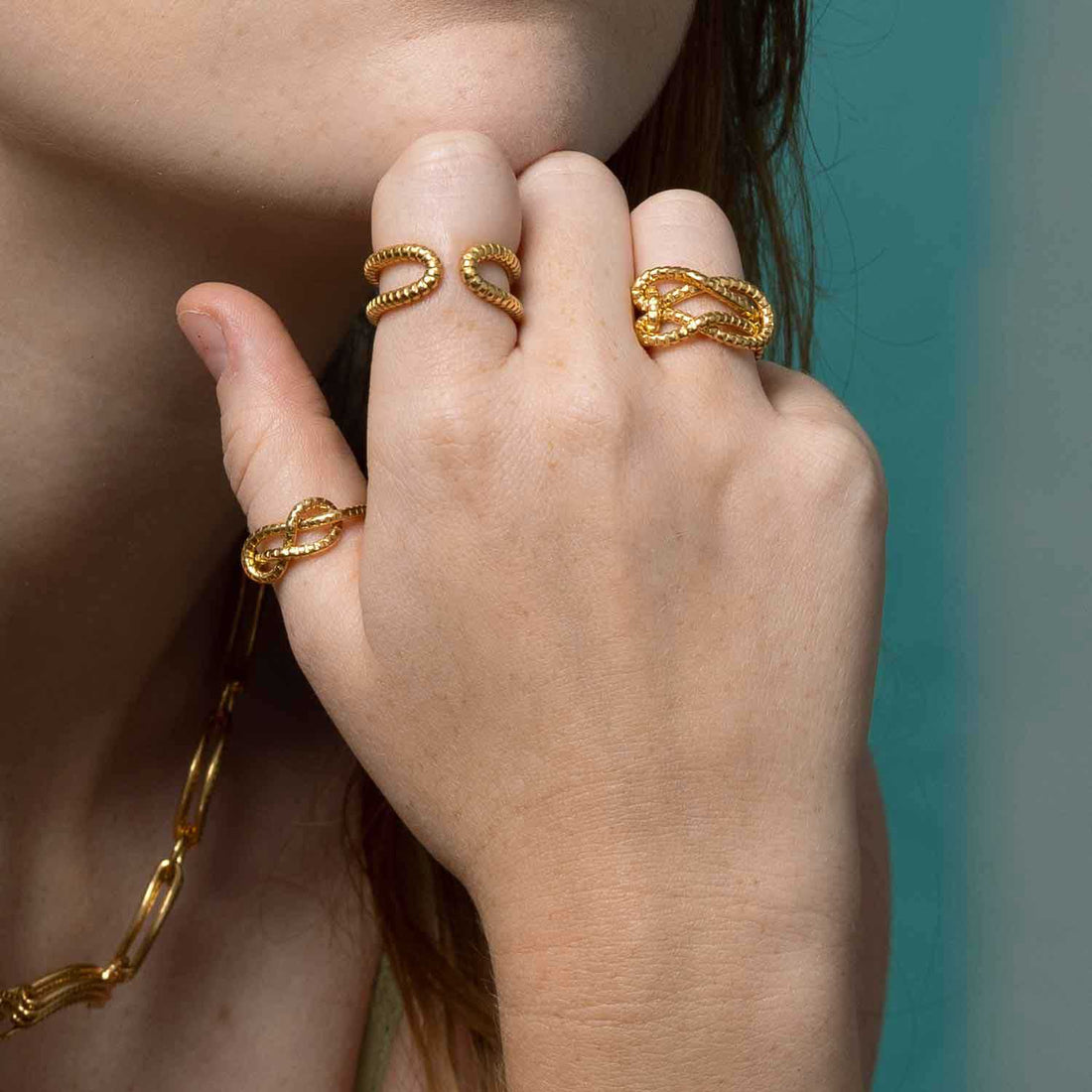 Cara Tonkin at E.C.One London  Serpentine Infinity Knot Ring