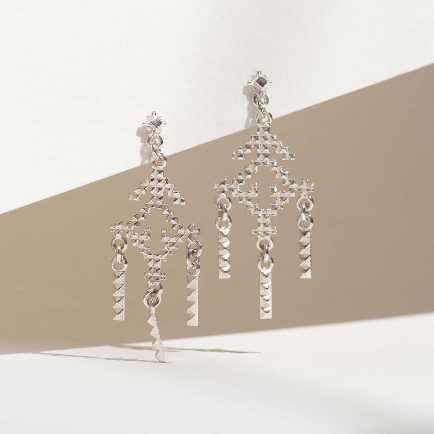 Zoe and Morgan at E.C. One London AYNI Drop Earrings Silver 